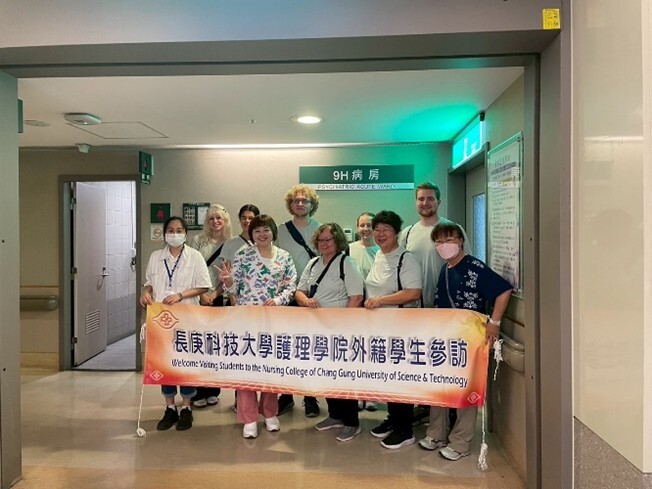 醫院參訪合照圖片